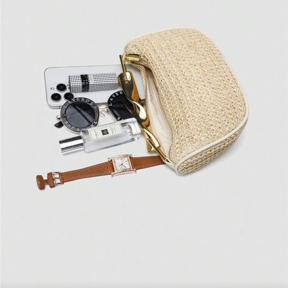 Elegant Cream Woven Handbag - Picture 9 of 10